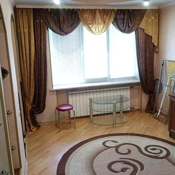 Однокомнатная кВ -рв  центр Короленко  вся мебель   хороше состояние