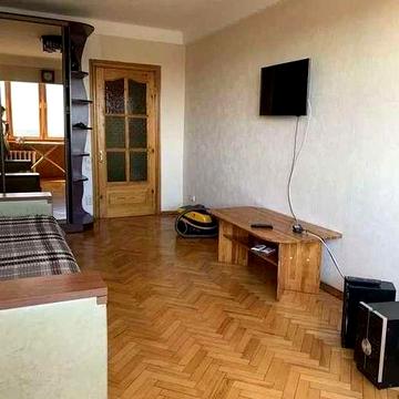 Оренда 2-к квартири на вул. Ольжича