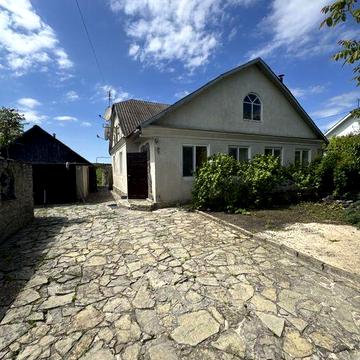 Здається будинок в пригороді Камʼянця-Подільського