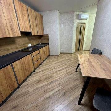 Сдам 1 ком квартиру с Евроремонтом на 5 этаже  ул.Сахарова -Кадор