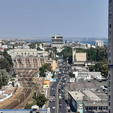 Середньофонтанська вул., 35