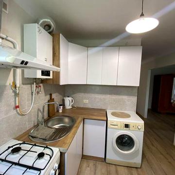 Двох кімнатна в центрі міста