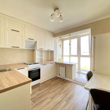 Олександра Архипенка вул. (Мате Залки), 8-Б