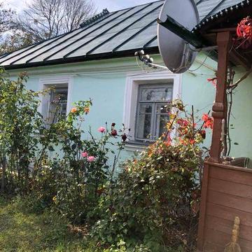 Будинок з власним садом та городом