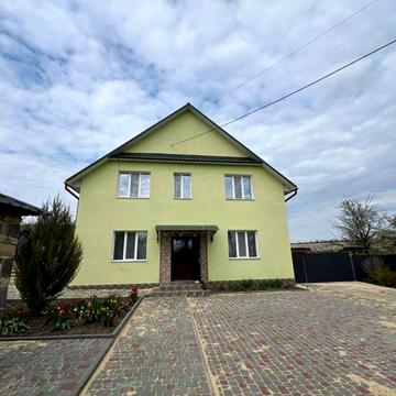 Продам будинок  у мальовничому місці неподалік невеликоі річки