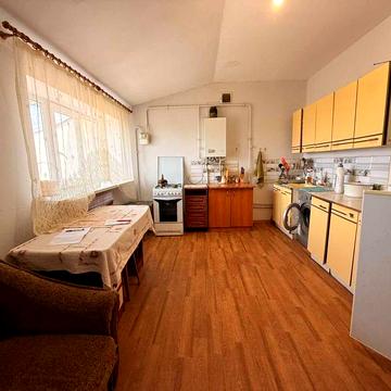 Сдам на год и борлее 1 комнатную в Аккарже