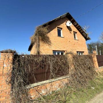 Продаж пошкодженого житлового будинку на 5.5 сотках, 145 м. С. Мощун