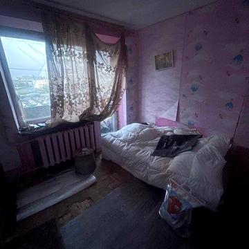 Продам 1к з балконом Ялтинська 9А без ремонту