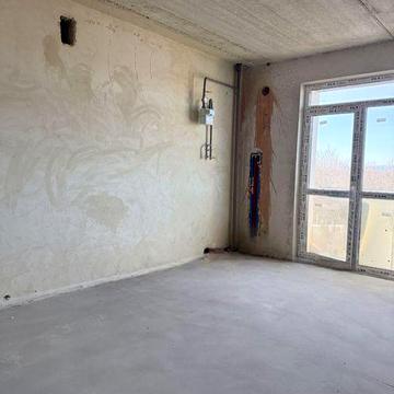 Здана однокімнатна квартира з чорновим ремонтом біля парку , Бам