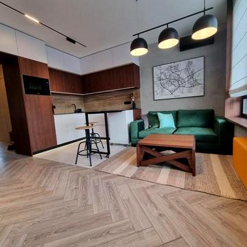 Салютна вул., 2к1