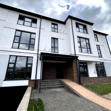 Продам 1 кімнатну квартиру в районі Голівуд !