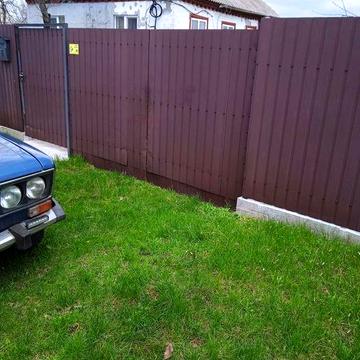 Продам будинок в жилому стані.