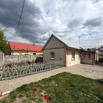 Оренда будинку  по вул . Сторожинецькій