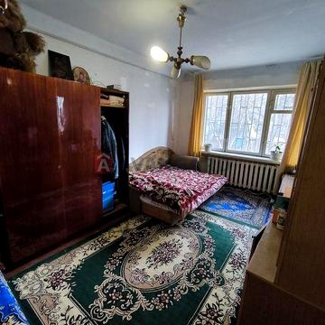 1-кімнатна на Черемушках — вигідна ціна! Перший поверх!