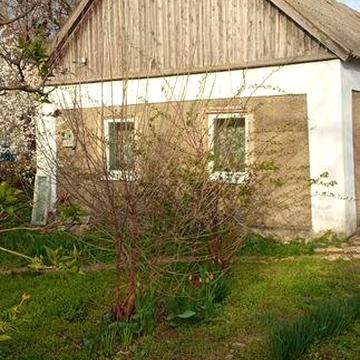 Продам будинок, пічне опалення.