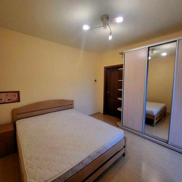 2кім. Вербицького 28-А. Метро Вирлиця 5хв. Є газ.