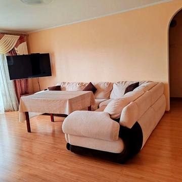 Продається великогабаритна  квартира  від власника на пр. Молоді! !