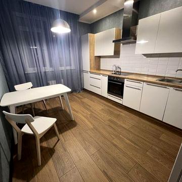 Сдам 1к Сахарова, средний этаж