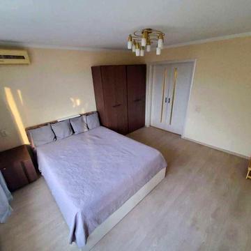 Оренда двокімнатної кавртири, вул. Менахем-Мендл Шнеєрсона, буд.3.