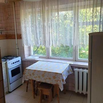 Сдам двухкомнатную квартиру на Нивках