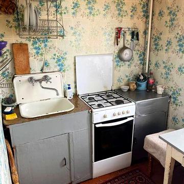 Сдам 2ком квартиру.Недорого в центре.