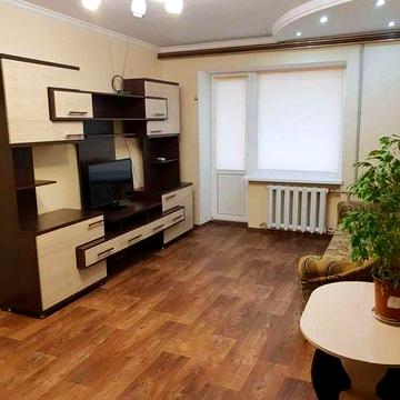 Здається 2-кімнатна квартира біля ТЦ «Славутич» — проспект Кирова