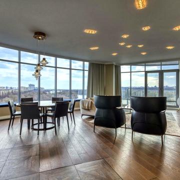 Раїси Окіпної вул., 18