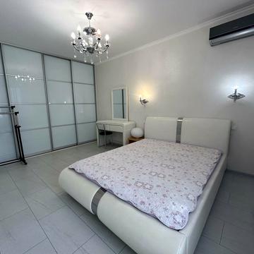 Саперно-Слобідська вул., 10