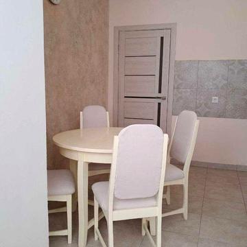 Здається затишна квартира на другому поверсі в Пасічній