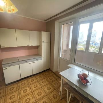 Павла Тичини просп., 20