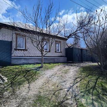 Продам будинок неподалік від центру
