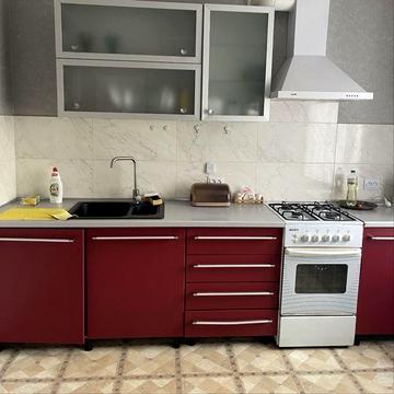 Поділ новий будинок гарний стан вільна