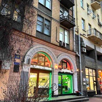 Чудова 3 кімнатна, Велика Васильківська 16, поруч метро площа Украінських Героів!