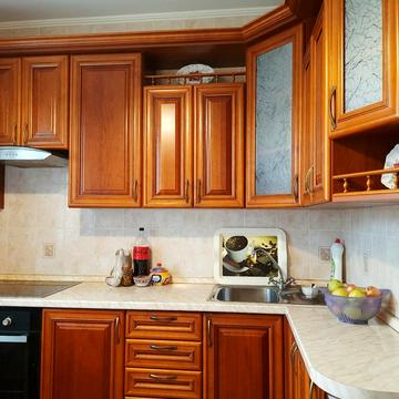 Анни Ахматової вул., 25