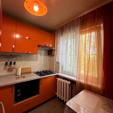 Сдам срочно 2 ком кв Черемушки Ивана и Юрия  Лип  ул