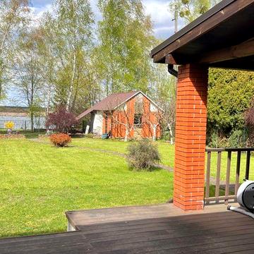 Дім, дача, будинок на березі Дніпра.