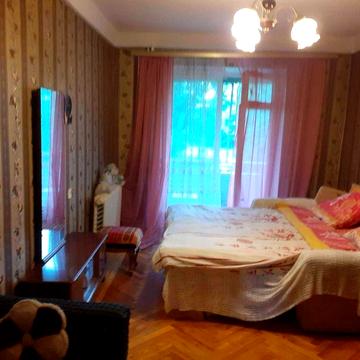 АК 3 Кімнатна квартира метро Лівобережна Плеханова Бориса Мартоса 4