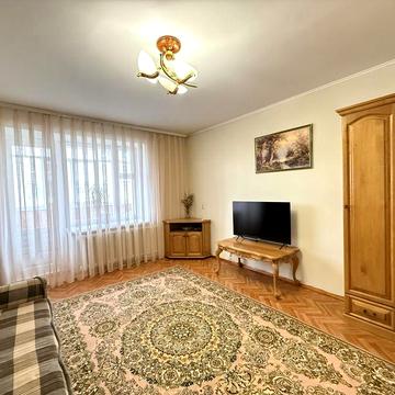 Продам 2к квартиру 49,2 м² з меблями, не кутова, балкон і лоджія