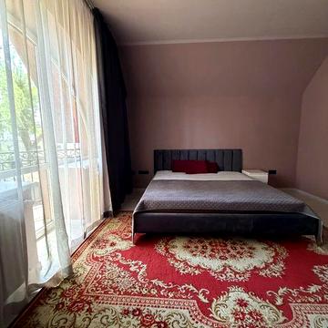 Від власника довгострокова оренда новобудови  квартири в центрі Мукачево.