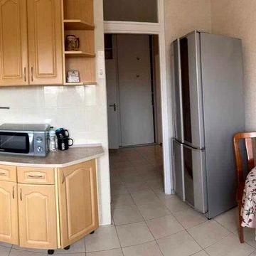 Ст м Теремки - 1 хвилина пішки, пр-т Глушкова буд № 25. ХОРОШИЙ стан квартири. Самий безпечний  8 поверх. Потужний кондиціонер. бойлер