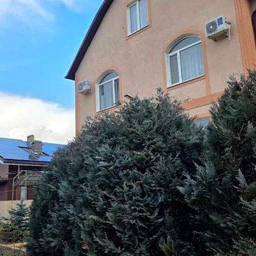 Продам будинок в Лісках з меблями та технікою на ділянці 9 соток