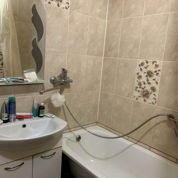 Здам 1 кв  в центрі на 1 поверсі