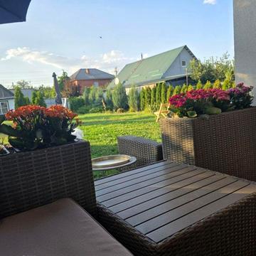 Продам дачу з новим якісним будинком. 6 соток приватизованої землі.