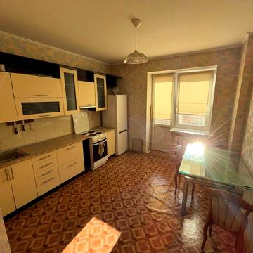 Продаж Великої  1к Квартири 53 кв.м. Анни Ахматової 35-А. Цегляний будинок; Лічильник на тепло; Позняки. Без Комісії.