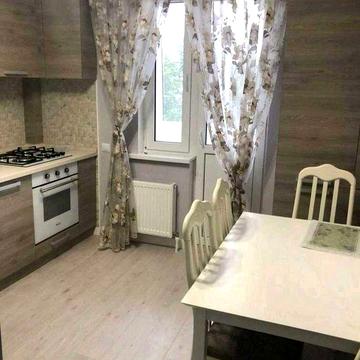 Оренда 2 кім. квартири вул. Крушельницької, вид на парк, центр міста