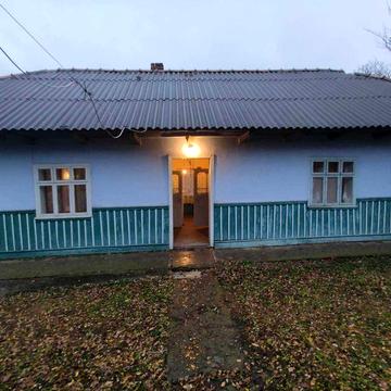 Продаж будинку у селі