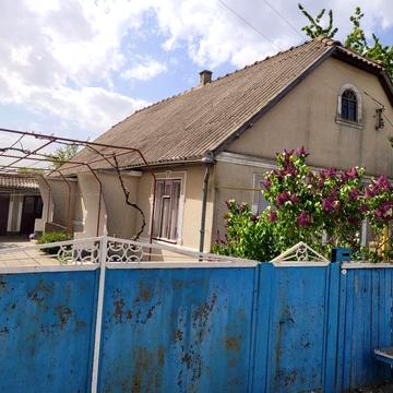 Продам дом в центре села Сафьяны