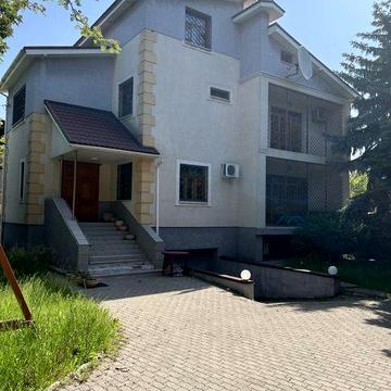 Продада дома в центре ул. Михаила Грушевского