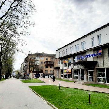 Сдам 1к.кв.с капремонтом мебелью,техникой пр.Науки 39 метро Бот.Сад