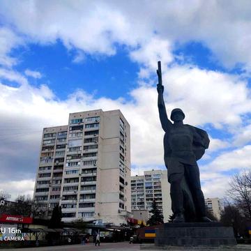 Продам 3 комн. кв. рядом с метро 23 Августа, 9/ 14 эт.  Возможно Є-відновлення.